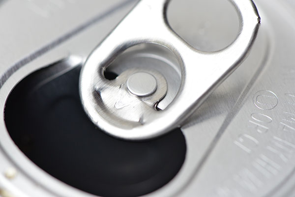 In the diet versus regular soda debate, opt for neither