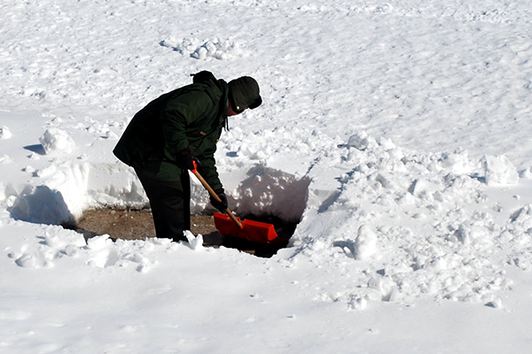 Strenuous work in the cold can put your heart in overdrive