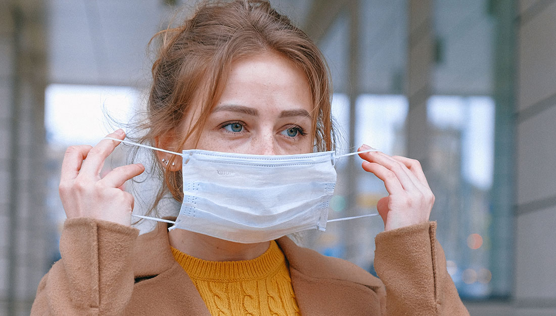 woman wearing a face mask