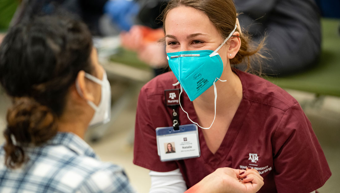 Nursing student cares for a patient in a community setting